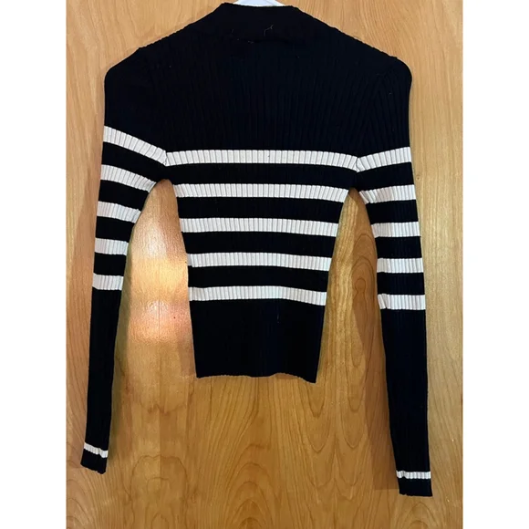 NOISY MAY Black & Beige Striped Ribbed Crew Neck Sweater Women’s Size S EUC - Picture 4 of 10